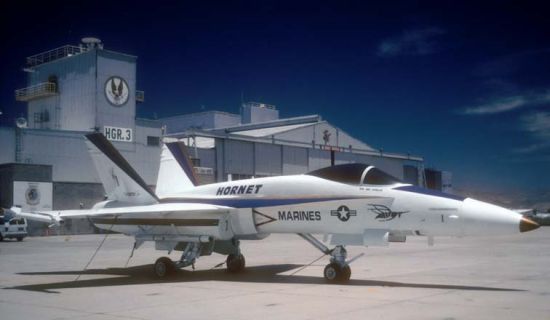 Early F-18 without any LEX fences