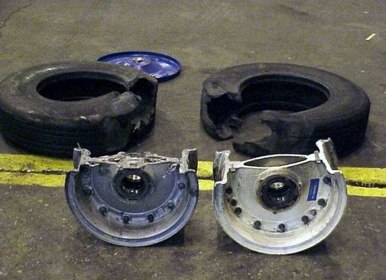 Damaged A320 wheels removed from the Jetblue plane