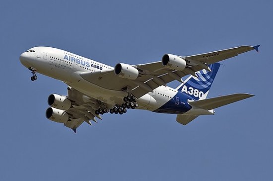 http://www.aerospaceweb.org/aircraft/jetliner/a380/a380_16.jpg