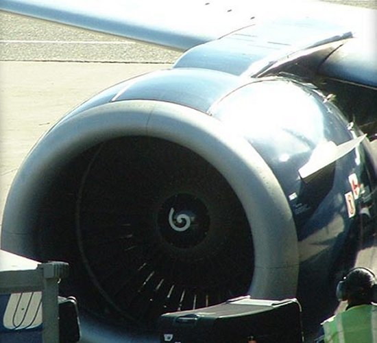 Large vortex generator located on a Boeing 737 engine nacelle