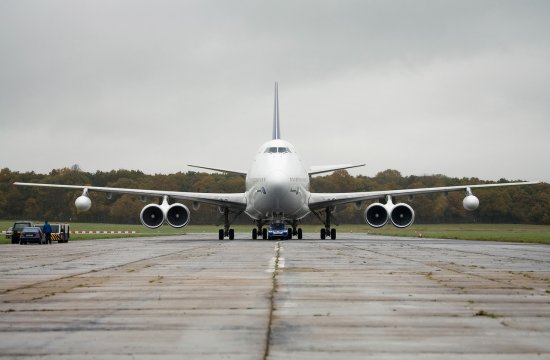 Forward view of the 747 with its mockup engines and external fuel tanks