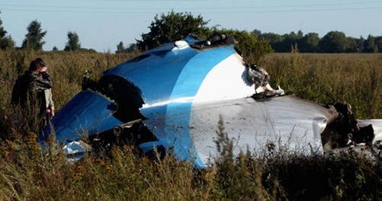 Wreckage of Volga-AviaExpress Flight 1303 destroyed by a Chechen suicide bomber
